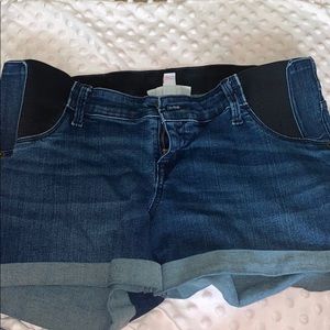 Maternity shorts